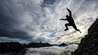 Christian Wild, Sprung in die Wolken, Karwendel. Foto: Heinz Zak
