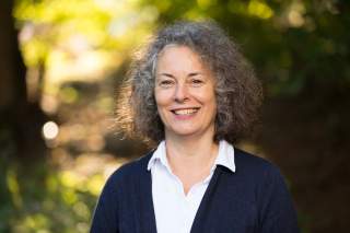 Wie geht Waldbaden? Manuela Goerlich im Interview Manuela führ die Menschen zurück in den Wald. Foto: Christian Schwier