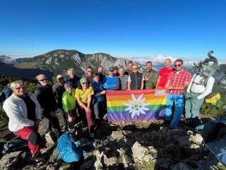 Die Tourenleiter*innen des Gay Outdoor Club auf der Auerspitze. Foto: DAV/GOC