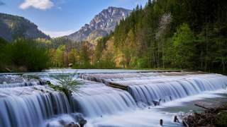 Ein niedriger aber breiter Wasserfall der beiden Flüssen Savinja und Raduha.