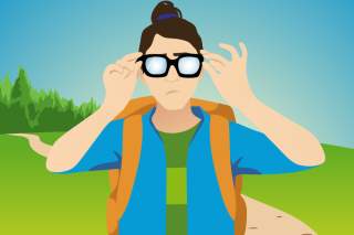 Illustration: Eine Frau mit Rucksack. Ihre Brille ist beschlagen.