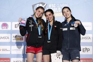 Drei Athletinnen auf dem Podium