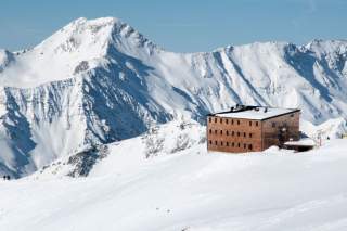 Hannoverhaus im Schnee, Foto: Tobias Hipp Hannoverhaus im Schnee, Foto: Tobias Hipp