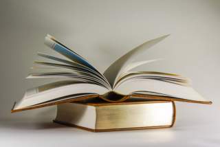 Aufgeschlagenes Buch