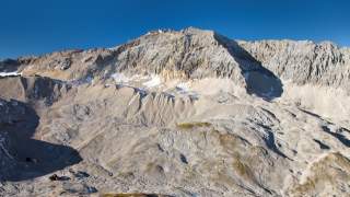 Moränenrücken und Gipfelflanke Zugspitze