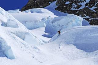 Skifahrer in Gletschergebiet