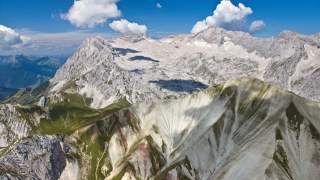 Blick auf Gipfel und Zugspitzplatt