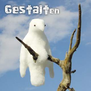 Schneevogel sitzt auf Ast