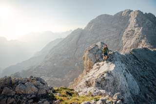 Bergsteiger auf Felsgrat