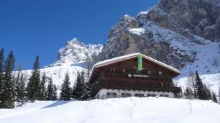 Die Dreischusterhütte im Winter