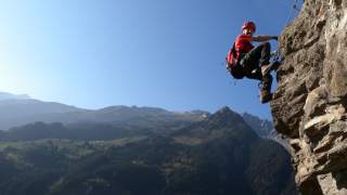 Und so sieht’s heute aus: Steil, steiler am steilsten ist oft die Devise für moderne Drahtseilanlagen, wie hier am Nasenwand-Steig über Ginzling im Zillertal. Foto: Andreas Jentzsch