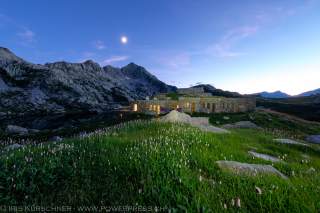 Abendstimmung bei Berghütte