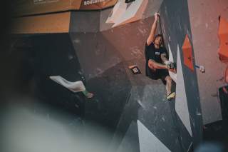 Flo Wientjes bei dem DM Bouldern 2022