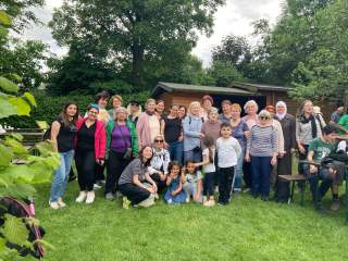 Gruppenfoto in Garten