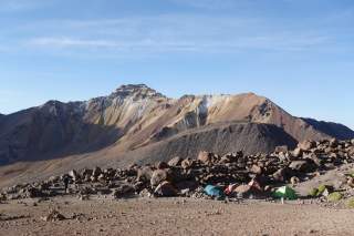 Basecamp an einem Berg in Peru