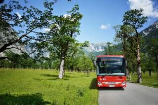 Bergsteigerbus im Großen Ahornboden 