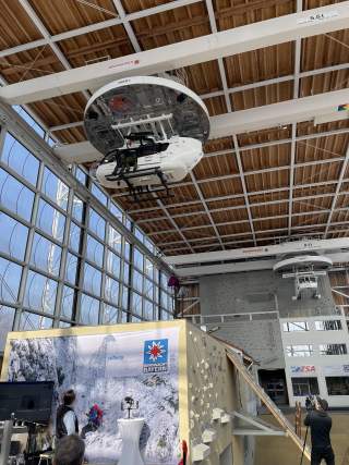 Training des Windeneinsatzes mit dem Hubschrauber