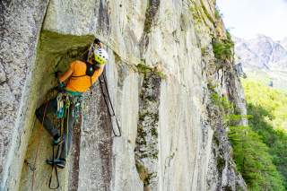 Zwei Kletternde an der Bigwall.