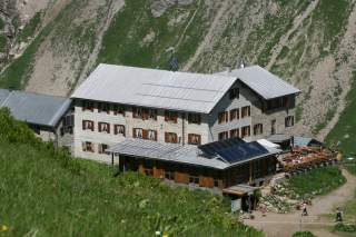 Blick auf die Kemptner Hütte