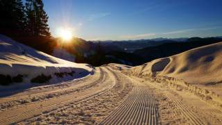 Rodelbahn bei Sonnenuntergang