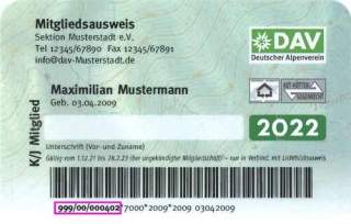 Auf der Rückseite des DAV-Ausweises unten links befindet sich die Mitgliedsnummer.