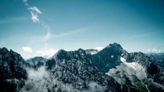 Blick auf Jubiläumsgrat, der zur Zugspitze führt