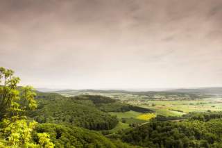 Sanfte Hügel und weite Ausblicke im Weserbergland, Foto: Thomas Eibenberger