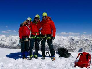 Expedkader 2016-2018: Gipfelfoto von der Abschlussexpedition.