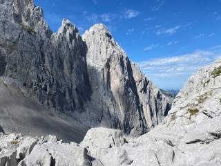 Blick auf Bergmassiv