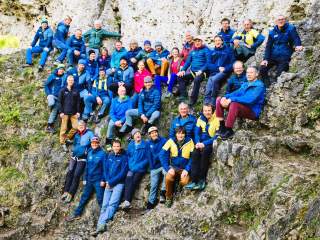 Gruppenfoto des Lehrteams Bergsteigen am Felsen