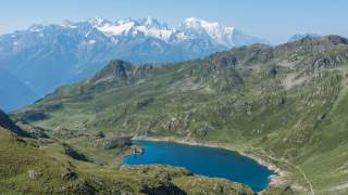 Blick von der Cabane de Fenestral auf das Mon-Blanc-Massiv.