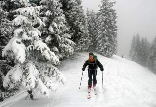 Tourengeher am Anstieg zum Rosskopf.