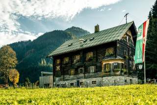 Die Oberlandhütte im Sommer.