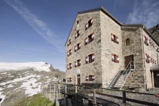 Neue Prager Hütte am Großvenediger.