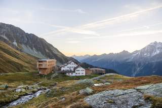 Die Neue Regensburger Hütte auf 2286m.