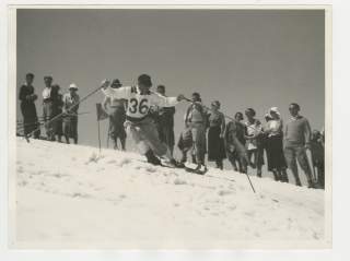 Historische Aufnahme eines Teilnehmers an einem Gletscherrennen auf der Diavolezza