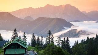 Grabneralm - Von der rustikalen Grabneralm blickt man auf die durchstiegenen Gebirgsstöcke des Gesäuse-Nationalparks. Foto: Iris Kürschner