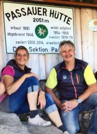 Die Hüttenwirtsleute der Passauer Hütte, Foto: DAV/Michael Faber