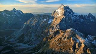 Südspitze und Flanke ins Wimbachtal. Luftbild: Jörg Bodenbender