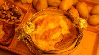Kleines Käsefondue und Kartoffeln.