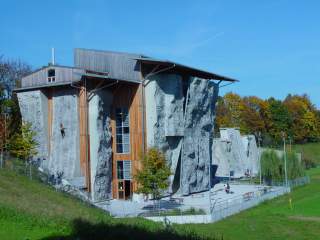 Ein Foto des DAV Kletter- & Boulderzentrum München-Süd aus dem Jahr 2000.
