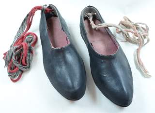 Historische Kletterschuhe