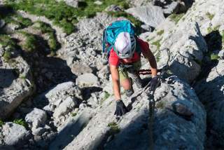 Kletterin am Klettersteig