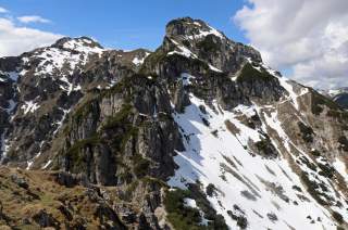Die Nordseite des Kramers in den Ammergauer Alpen zu Wochenbginn.
