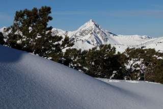 Blick von der Krinnenspitze zum Gaishorn über dem Tannheimer Tal.