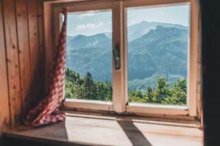 Der Blick aus dem Fenster auf der Hofalm-Hütte.