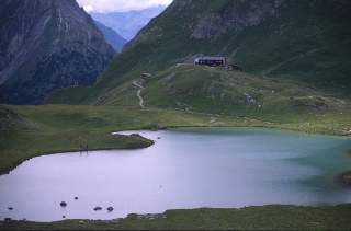 Memminger Hütte mit dem Unteren Seewisee