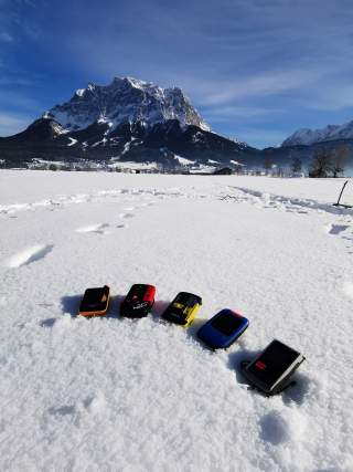 LVS-Geräte im Schnee