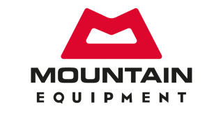 Logo von Mountain Equipment mit rotem, stilisiertem Bergsymbol über dem Firmennamen in schwarzer Schrift.
