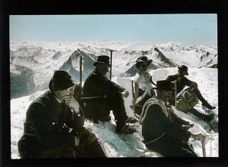 Glasplatte von 1911, die eine Gruppe von Bergsteigenden auf der Wildspitze zeigt